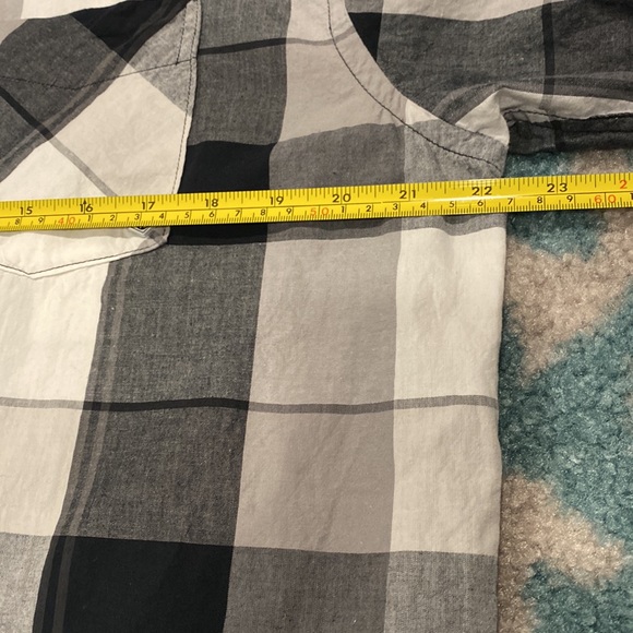 Men’s Ocean Current black, gray & white short sleeved button up shirt - Picture 6 of 8